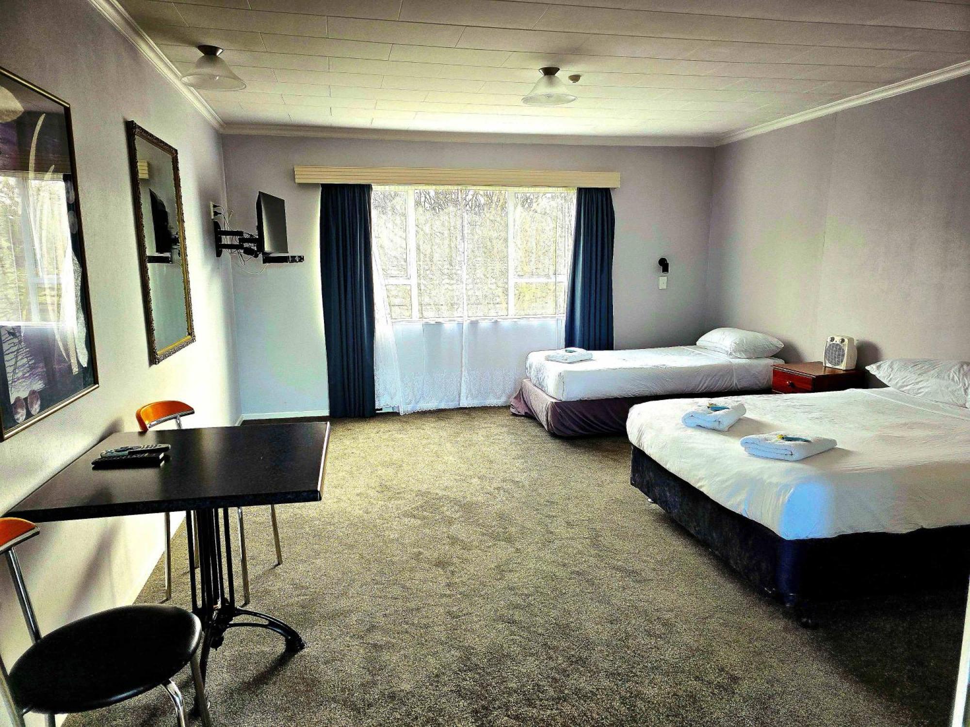Putaruru Arms Motor Inn ภายนอก รูปภาพ